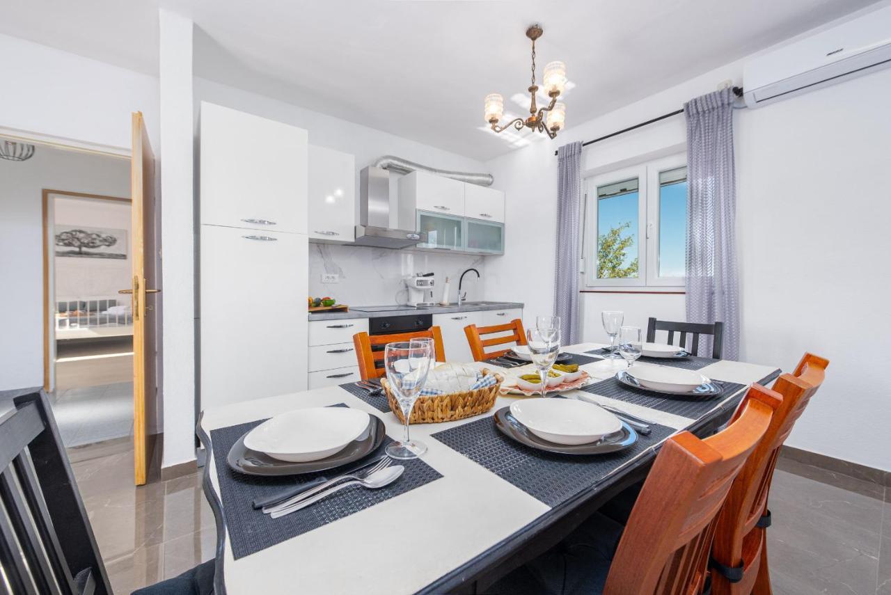 Moki Zadarvillas *